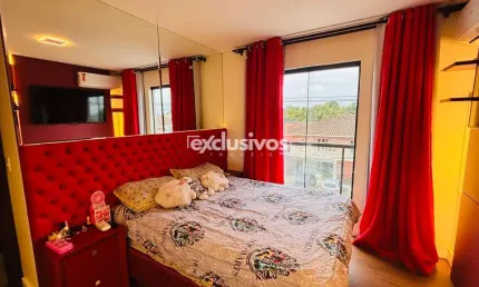 Apartamento 2 qtos com mobília impecável no Aventureiro por 329 mil.
