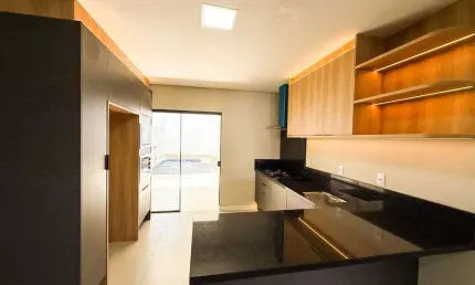 Lindo sobrado pronto para morar no bairro Atiradores