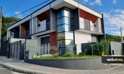 Casa com 3 quartos à venda na Rua Rio Negrinho, Saguaçu, Joinville