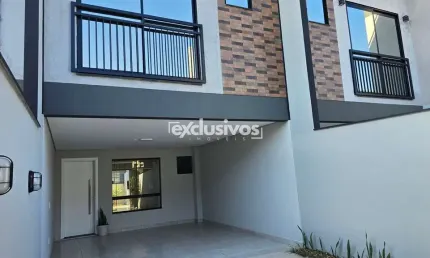 Sobrado Geminado a venda bairro Saguaçu por R$715.000,00