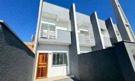 Sobrado geminado em região livre de enchente à venda no bairro aventureiro por r$310.000,00