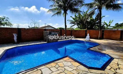 Casa ampla e aconchegante com 4 dormitórios  e área de festas com piscina no bucarein, joinville/sc