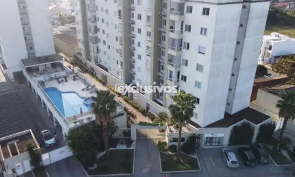 Cobertura plana de 130m² privativos com 1 suíte mais 2 dormitórios, terraço e 2 vagas no Saguaçu por R$ 843.000,00*