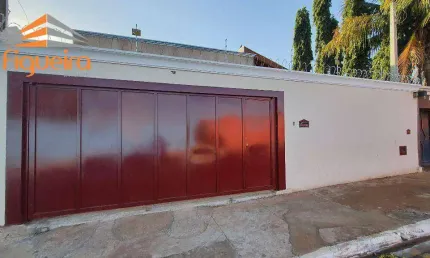 Casa com 4 dormitórios à venda, 215 m² por R$ 540.000 - Centro - Barretos/SP