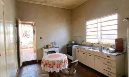 Casa com 4 dormitórios à venda, 248 m² por R$ 350.000,00 - Centro - Barretos/SP