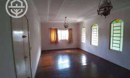Casa com 3 dormitórios, 230 m² - venda por R$ 550.000,00 ou aluguel por R$ 3.700,00/mês - Centro - Barretos/SP