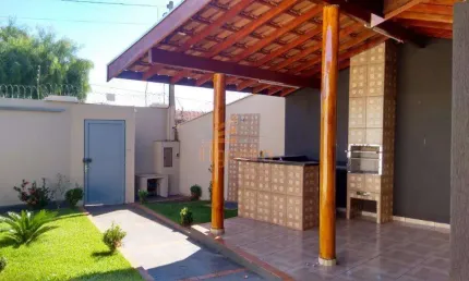 Casa com 3 dormitórios à venda, 180 m² por R$ 600.000,00 - América - Barretos/SP