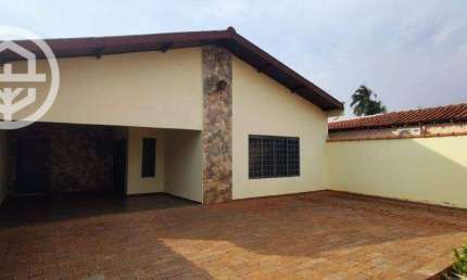 Casa com 4 dormitórios para alugar, 212 m² por R$ 3.245,00/mês - Jockey Club - Barretos/SP