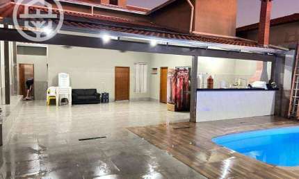 Casa de festas com 3 dormitórios à venda, 200 m² por R$ 475.000