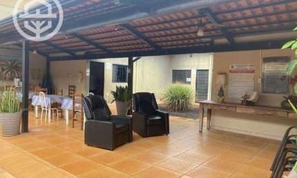 Casa com 4 dormitórios à venda, 257 m² por R$ 1.000.000,00 - Jardim Universitário - Barretos/SP