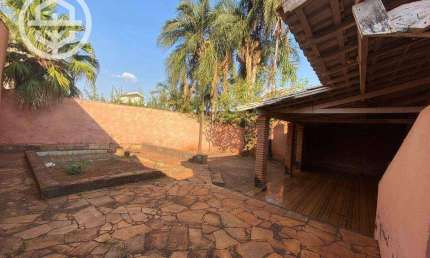 Casa com excelente localização no centro de Barretos