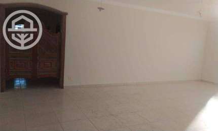 Casa com 4 dormitórios para alugar, 500 m² por R$ 3.000,00/mês - Centro - Barretos/SP