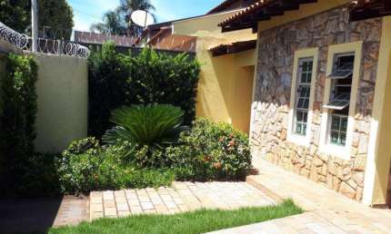 Casa com 3 dormitórios à venda, 305 m² por R$ 600.000,00 - Celina - Barretos/SP