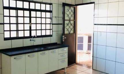 Casa com 3 dormitórios à venda, 127 m² por R$ 380.000,00 - Jardim Universitário - Barretos/SP