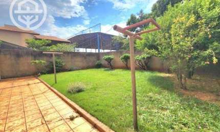 Casa com 3 dormitórios à venda, 294 m² por R$ 650.000,00 - Celina - Barretos/SP