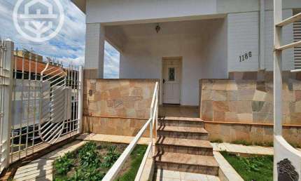 Casa com 3 dormitórios para alugar, 154 m² por R$ 2.470,00/mês - Centro - Barretos/SP
