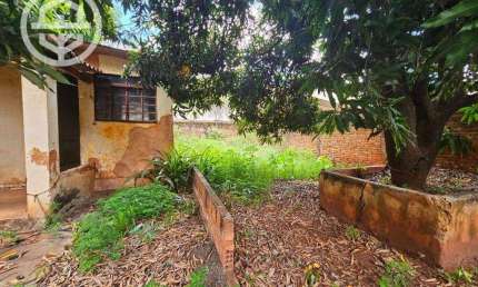 Casa com 3 dormitórios à venda, 244 m² por R$ 250.000,00 - Baroni - Barretos/SP