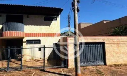 Sobrado à Venda no Centro da Cidade – Amplo, Bem Estruturado e com Piscina!000 - Centro - Barretos/SP
