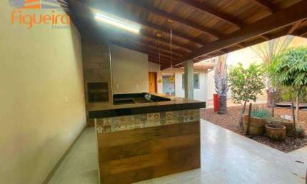 Casa com 3 dormitórios à venda, 260 m² por R$ 750.000,00 - Jockey Club - Barretos/SP