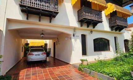 Casa com 3 dormitórios à venda, 447 m² por R$ 1.500.000,00 - Centro - Barretos/SP
