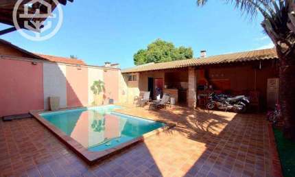 Casa com 3 dormitórios à venda, 175 m² por R$ 780.000,00 - América - Barretos/SP