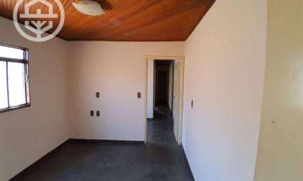 Casa com 3 dormitórios, 180 m² - venda por R$ 245.000,00 ou aluguel por R$ 1.590,00/mês - Cristiano de Carvalho - Barretos/SP
