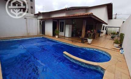Casa com 3 dormitórios para alugar, 186 m² por R$ 3.610,00/mês - Jardim Universitário - Barretos/SP