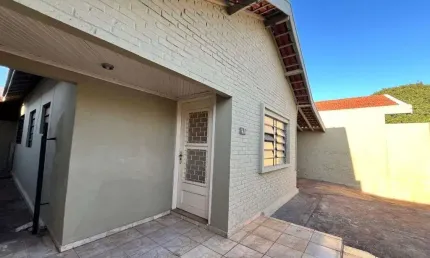 Casa com 2 dormitórios para alugar, 105 m² por r$ 1.100,00/mês - centro - barretos/sp