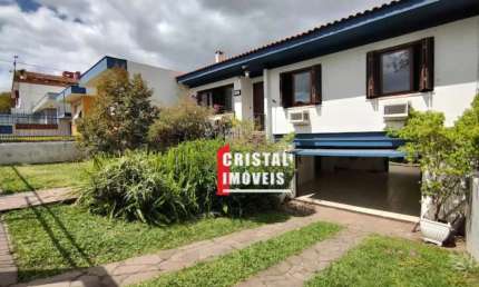 Casa 3 dormitórios com Suíte e piscina  no Bairro Cristal - 198714