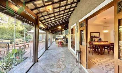 Sobrado com 4 dormitórios à venda, 355 m² por R$ 2.500.000,00 - Chácara dos Lagos - Carapicuíba/SP
