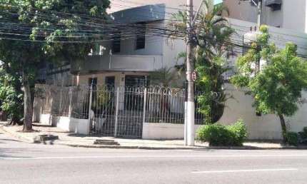 Casa comercial com 14 salas à venda em Icaraí, Niterói  por R$ 2.200.000