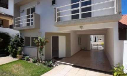 Casa com 3 quartos à venda no São Francisco, Niterói  por R$ 1.760.000