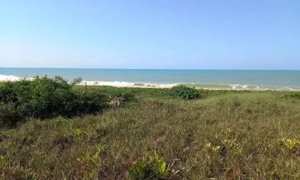 Terreno à venda na Praia Mar, Rio das Ostras  por R$ 300.000