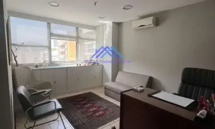 Sala comercial com 3 salas à venda em Icaraí, Niterói , 39 m2 por R$ 590.000