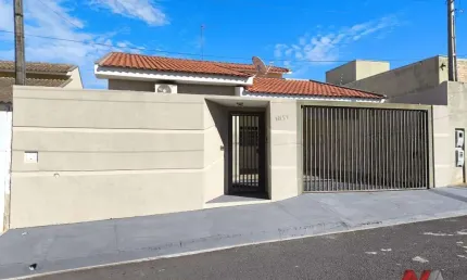 Casa térrea à venda próximo ao centro da cidade - Bady Bassit/SP