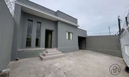 Casa com 3 quartos à venda na Joaquim Laureano, 89, Rio Acima, Votorantim por R$ 750.000