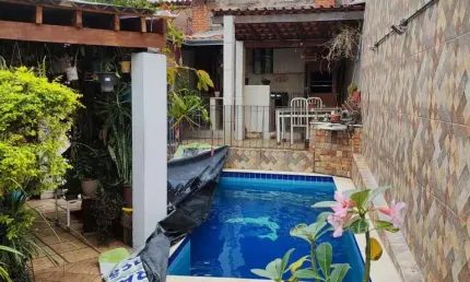 Casa com 3 quartos à venda na Rua Cafelândia, 428, Vila Trujillo, Sorocaba por R$ 900.000