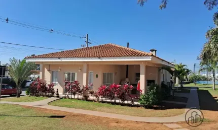 Casa em condomínio fechado com 2 quartos à venda na Rua Doutor Américo Figueiredo, 6355, Conjunto Habitacional Júlio de Mesquita Filho, Sorocaba por R$ 360.000