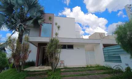 Casa em condomínio fechado com 4 quartos para alugar na Avenida Rogério Cassola, 842, Itapeva, Votorantim por R$ 10.000