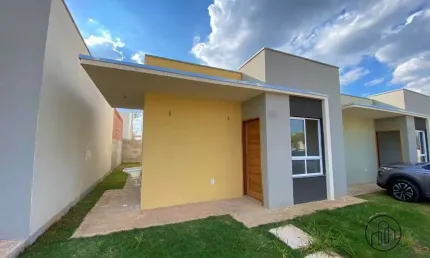 Casa em condomínio fechado com 2 quartos à venda na Avenida Três de Março, 2025, Aparecidinha, Sorocaba por R$ 450.000