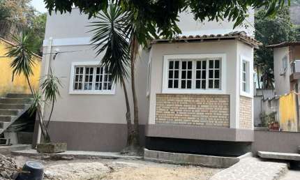Casa com 3 quartos à venda na Loteamento Cafuba, Piratininga, Niterói, 360 m2 por R$ 650.000