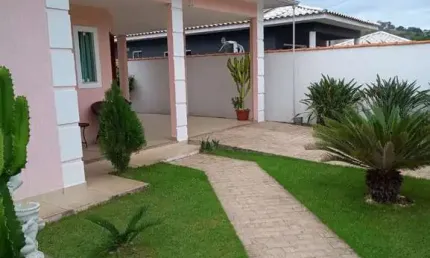 Casa com 2 quartos à venda na Rua Dilson Antônio Legentil, Flamengo, Maricá, 130 m2 por R$ 690.000