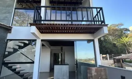 Casa com 3 quartos para alugar na Rua 61, Itaipu, Niterói, 120 m2 por R$ 3.200