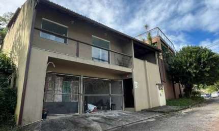 Casa com 2 quartos para alugar na Rua 61, Itaipu, Niterói, 90 m2 por R$ 2.400