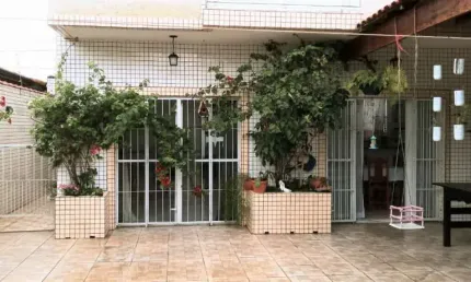 Casa com 3 quartos à venda no Balneário Maracanã, Praia Grande  por R$ 800.000
