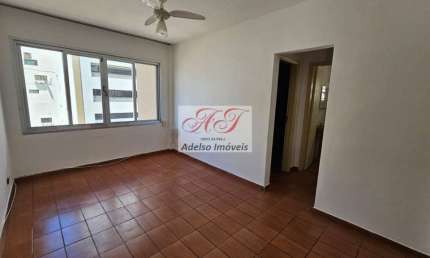 Apartamento à venda no Gonzaga, Santos-SP: 1 quarto, 1 sala, 1 banheiro, 1 vaga de garagem, 45m² de área. Aproveite!