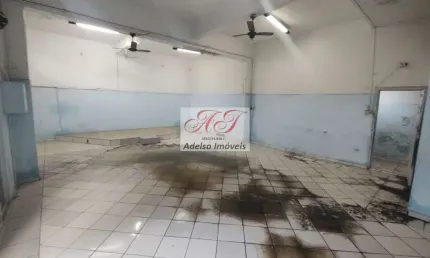 Salão de locação em santos-sp, bairro macuco: 1 sala, 2 banheiros disponíveis!