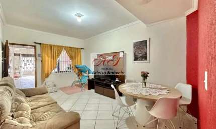 Casa à venda em Praia Grande-SP, Canto do Forte: 3 quartos, 2 salas, 3 banheiros, 2 vagas. Aproveite!