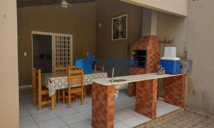 Casa Térrea com 03 Quartos, sendo 01 Suíte, Condomínio Beija Flor, Jardim Ubirajara,  Cuiabá/MT.
