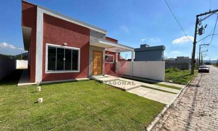 Casa com 3 dormitórios à venda, 99 m² por R$ 450.000,00 - Pindobas - Maricá/RJ